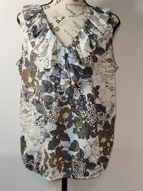 LOFT Floral Ruffle V-Neck Sleeveless Camisole in White, Gray & Olive